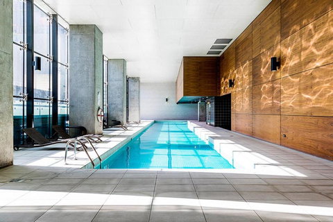 A Central Apt Right Next To Southern Cross - Accommodation Directory 2