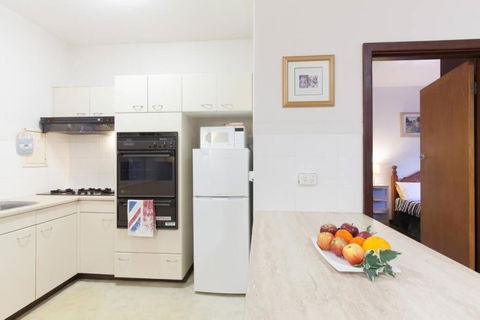 B3 Crawley Apartment 1 BRM & Sleepout Near UWA - Accommodation Directory 4