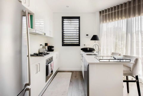 B312S - Luxury Waverton Apartment - Accommodation Directory 3