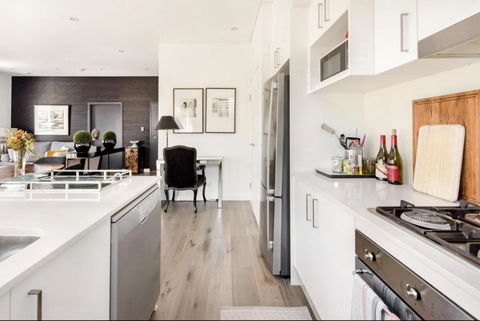 B312S - Luxury Waverton Apartment - Accommodation Directory 4