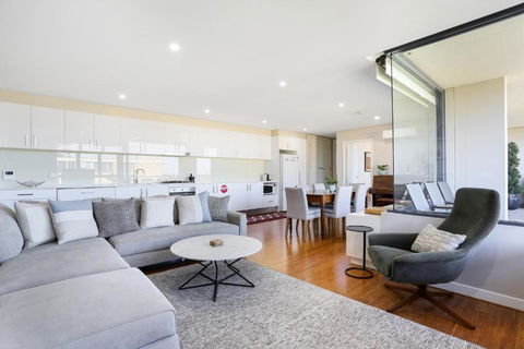 B314S - Waverton Village Heights - Accommodation Directory 2