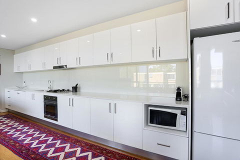 B314S - Waverton Village Heights - Accommodation Directory 3