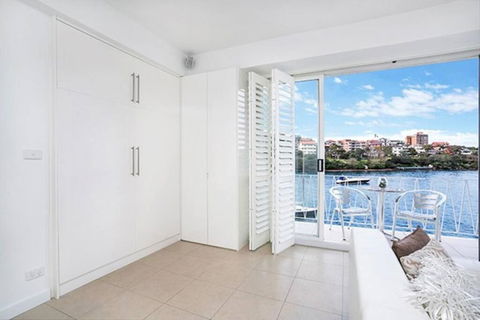 BADEN - Absolute Water Front Sydney Harbour Studio - Accommodation Directory 4