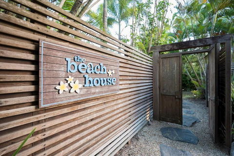 BALA Beach House On ABSOLUTE Beachfront - Accommodation Directory 2