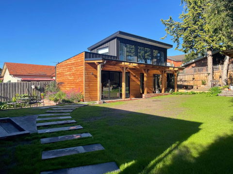 BALMORAL VILLA - Accommodation Directory 0