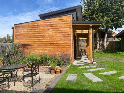 BALMORAL VILLA - Accommodation Directory 3