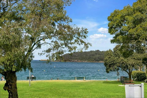 BALO1 - The Esplanade - Mosman - Accommodation Directory 0