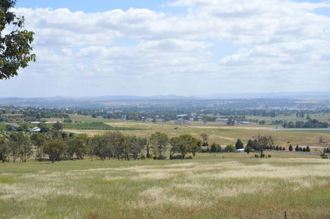 BATHURST GOLDFIELDS RESIDENCE On MOUNT PANORAMA - Accommodation Directory 1