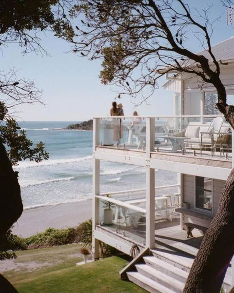 BAY PROPERTIES . Beach House Studio - Accommodation Directory 2