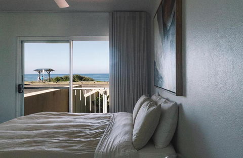BAY PROPERTIES . Ocean Sounds - Accommodation Directory 4
