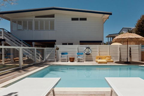 BAY PROPERTIES . The Sailor Shack - Accommodation Directory 0