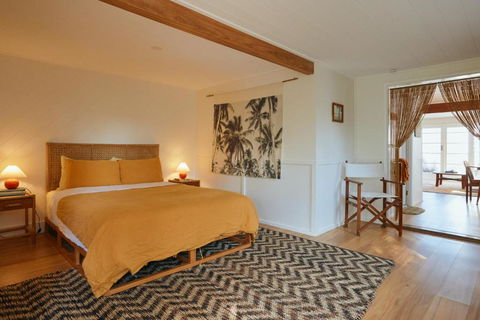 BAY PROPERTIES . The Sailors Bungalow - Accommodation Directory 1