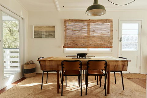 BAY PROPERTIES . The Sailors Upper Deck - Accommodation Directory 2