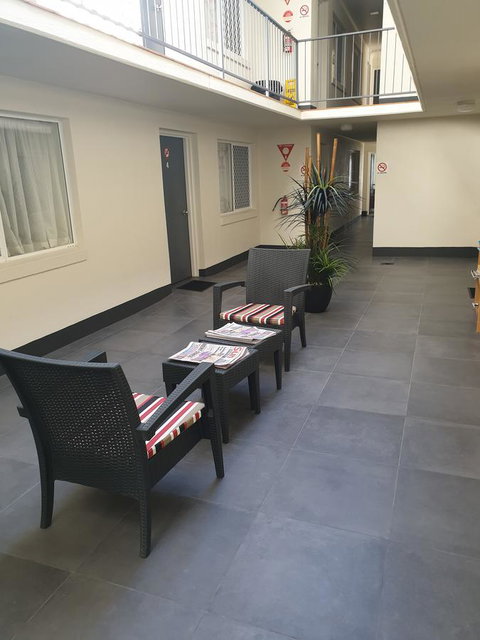 Southport Motel & Apartments - Accommodation Directory 7