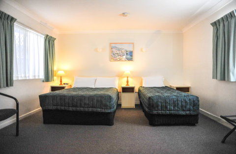 Southport Motel & Apartments - Accommodation Directory 18