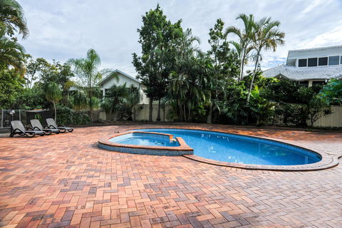 Southport Motel & Apartments - Accommodation Directory 8