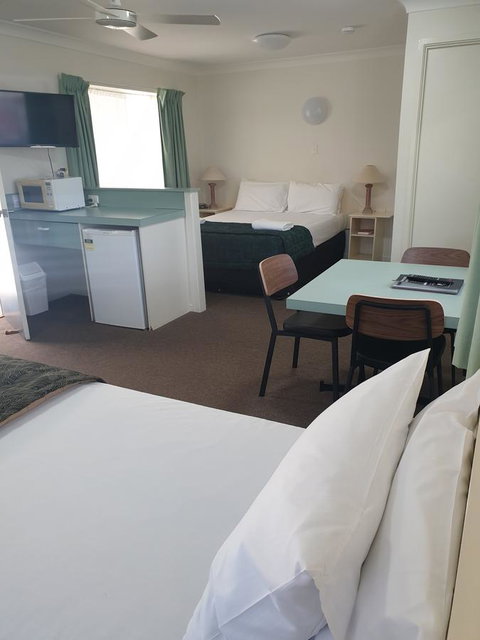 Southport Motel & Apartments - Accommodation Directory 20