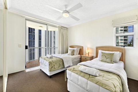 The Ritz Resort Heated Pool - Accommodation Directory 11