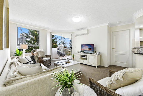 The Ritz Resort Heated Pool - Accommodation Directory 20