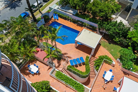 The Ritz Resort Heated Pool - Accommodation Directory 24
