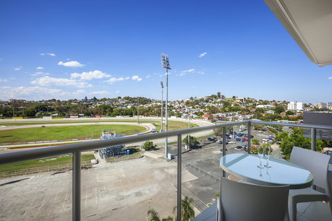 Quest Breakfast Creek - Accommodation Directory 11