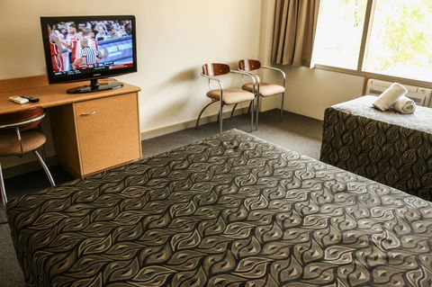 Salisbury Hotel Motel - Accommodation Directory 8