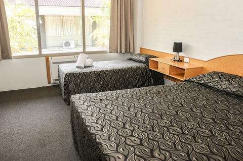 Salisbury Hotel Motel - Accommodation Directory 17