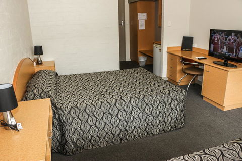 Salisbury Hotel Motel - Accommodation Directory 9