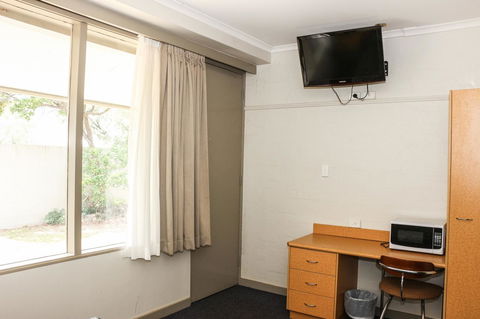 Salisbury Hotel Motel - Accommodation Directory 19