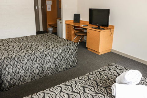 Salisbury Hotel Motel - Accommodation Directory 16