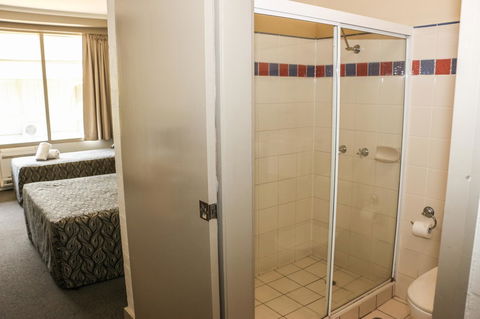 Salisbury Hotel Motel - Accommodation Directory 13