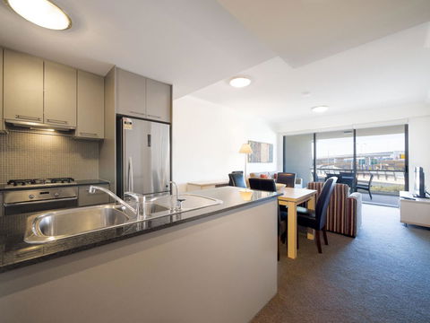 Oaks Brisbane Mews Suites - Accommodation Directory 6