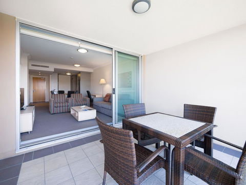 Oaks Brisbane Mews Suites - Accommodation Directory 8