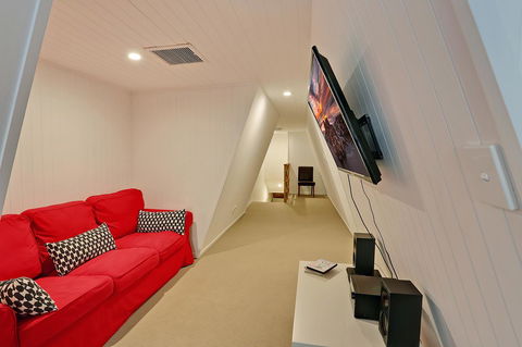 The Pod - Accommodation Directory 15