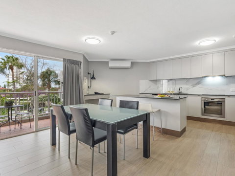 Markham Court - Accommodation Directory 25