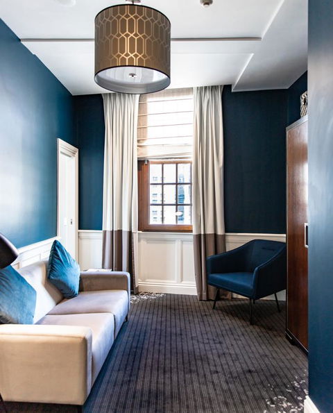 The Inchcolm - Accommodation Directory 34