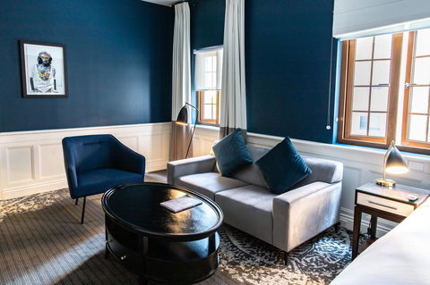 The Inchcolm - Accommodation Directory 25