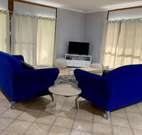 Bees Place - 3 bedroom home on 10 acres of land with distant ocean views - Accommodation Directory