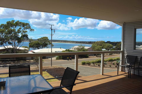 Bayview House - Accommodation Directory 0