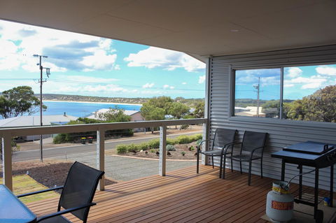 Bayview House - Accommodation Directory 12