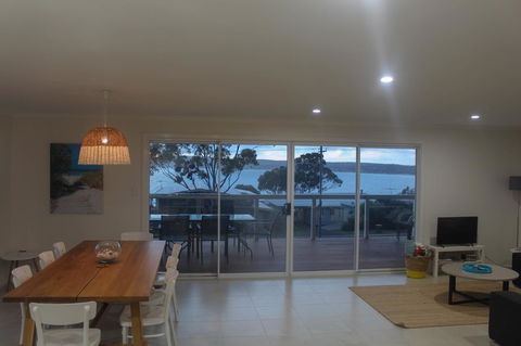 Bayview House - Accommodation Directory 4