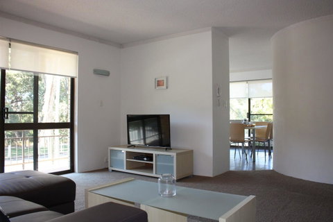 Close To Surf Beach, Surf Club, Hotel And Shops - Boyd St, Woorim - Accommodation Directory 0