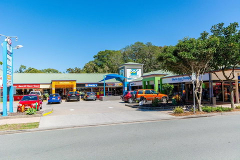 Close To Surf Beach, Surf Club, Hotel And Shops - Boyd St, Woorim - Accommodation Directory 17