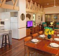 Claytons on Cylinder Beach Front - Accommodation Directory