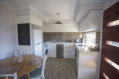 Gindanha - Accommodation Directory 2