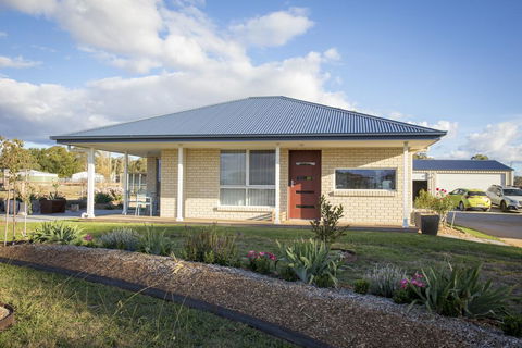 Gindanha - Accommodation Directory 0