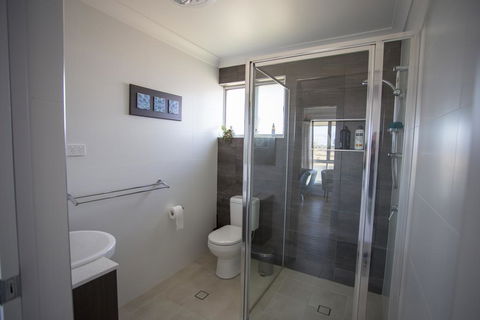 Gindanha - Accommodation Directory 3