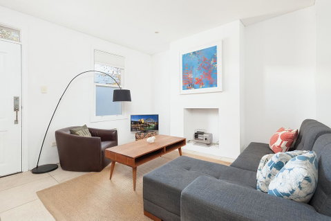 'Darling Lily' - Your Townhouse Hideaway - Accommodation Directory 1