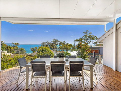 'Nunkeri', 5 Kerrie Close - Stunning House With Fabulous Views, Linen, WIFI & Air Conditioning - Accommodation Directory 0