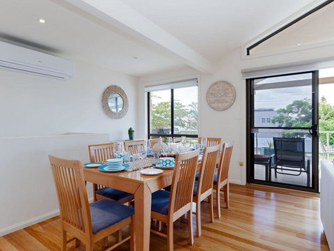 'Sandy Point Haven', 21a Sandy Point Rd - Stylish Haven With WIFI, Air Conditioning & Water Views - Accommodation Directory 3